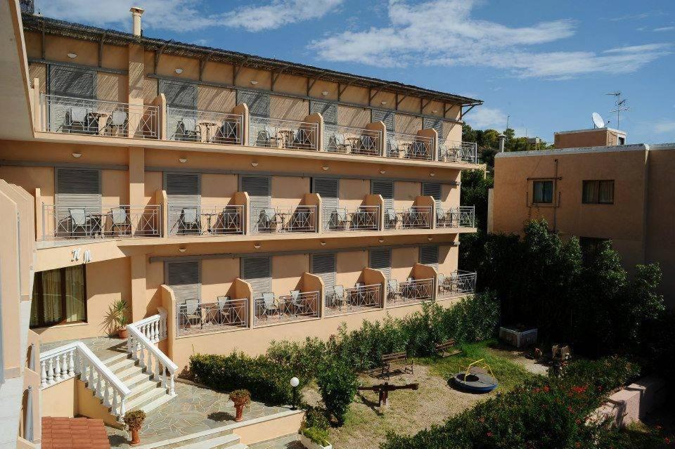 Hotel Magda Agia Marina  Zewnętrze zdjęcie