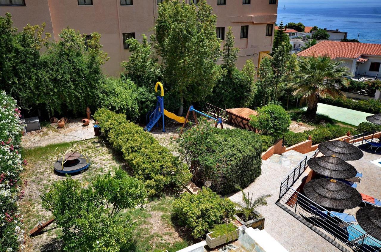 Hotel Magda Agia Marina  Zewnętrze zdjęcie